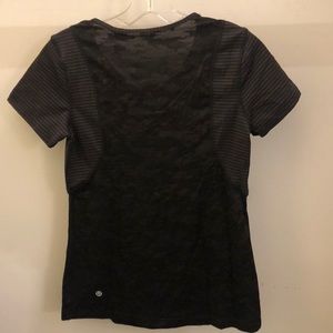 lululemon athletica Tops - Lululemon black camo with gold SS top, sz 4, 71039 lululemon athletica Tops - Lululemon black camo with gold SS top, sz 4, 71039